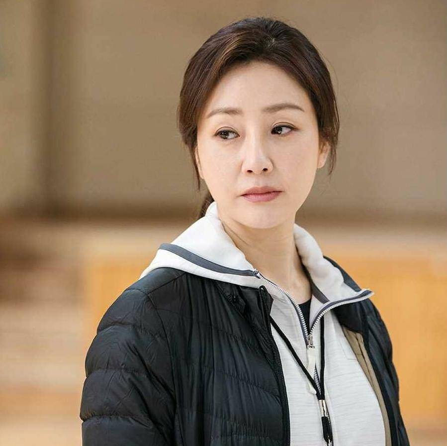 Oh Na Ra di drama Racket Boys (instagram.com/sbsdrama.official)
