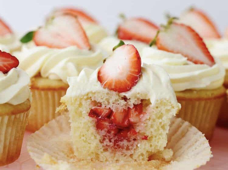Resep Cupcake Strawberry Shortcake yang Manis dan Menyegarkan
