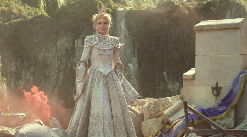 Aktris Senior, 10 Film Michelle Pfeiffer yang Sayang untuk Dilewatkan!