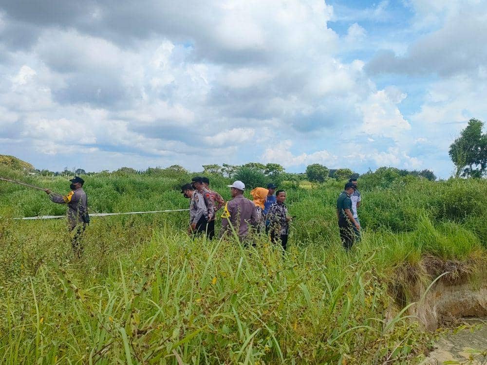 Tanah warga Kabupaten Tuban tiba-tiba ambles sedalam 1,5 meter. Dok Istimewa