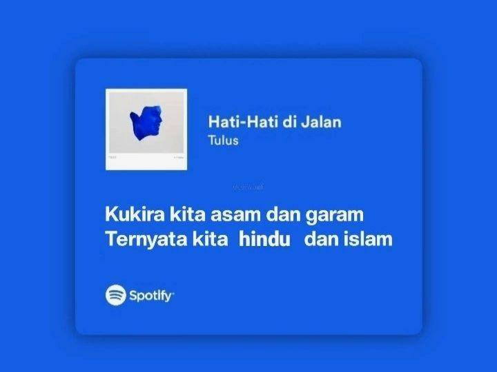 meme kisah cinta beda agama (twitter.com/hoonilovu)