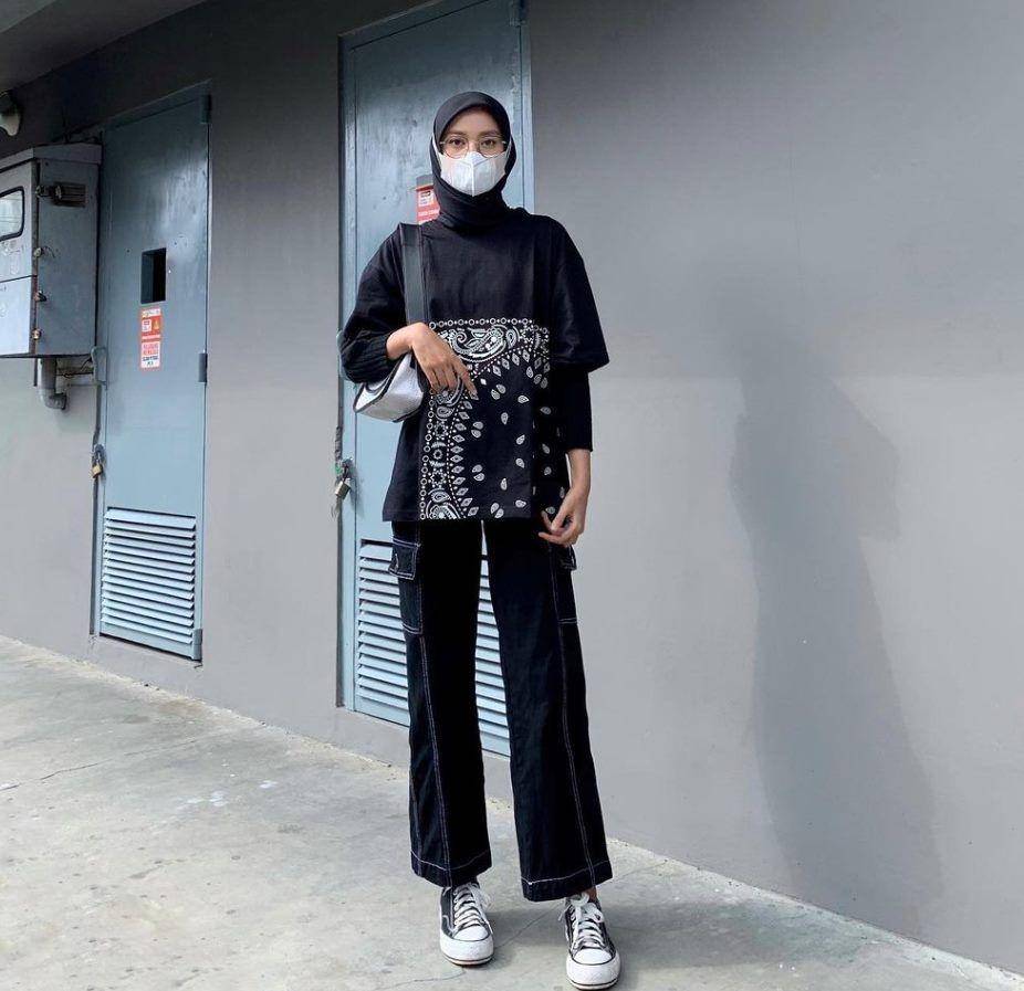 OOTD hijab jeans hitam (instagram.com/lutvy_putri)