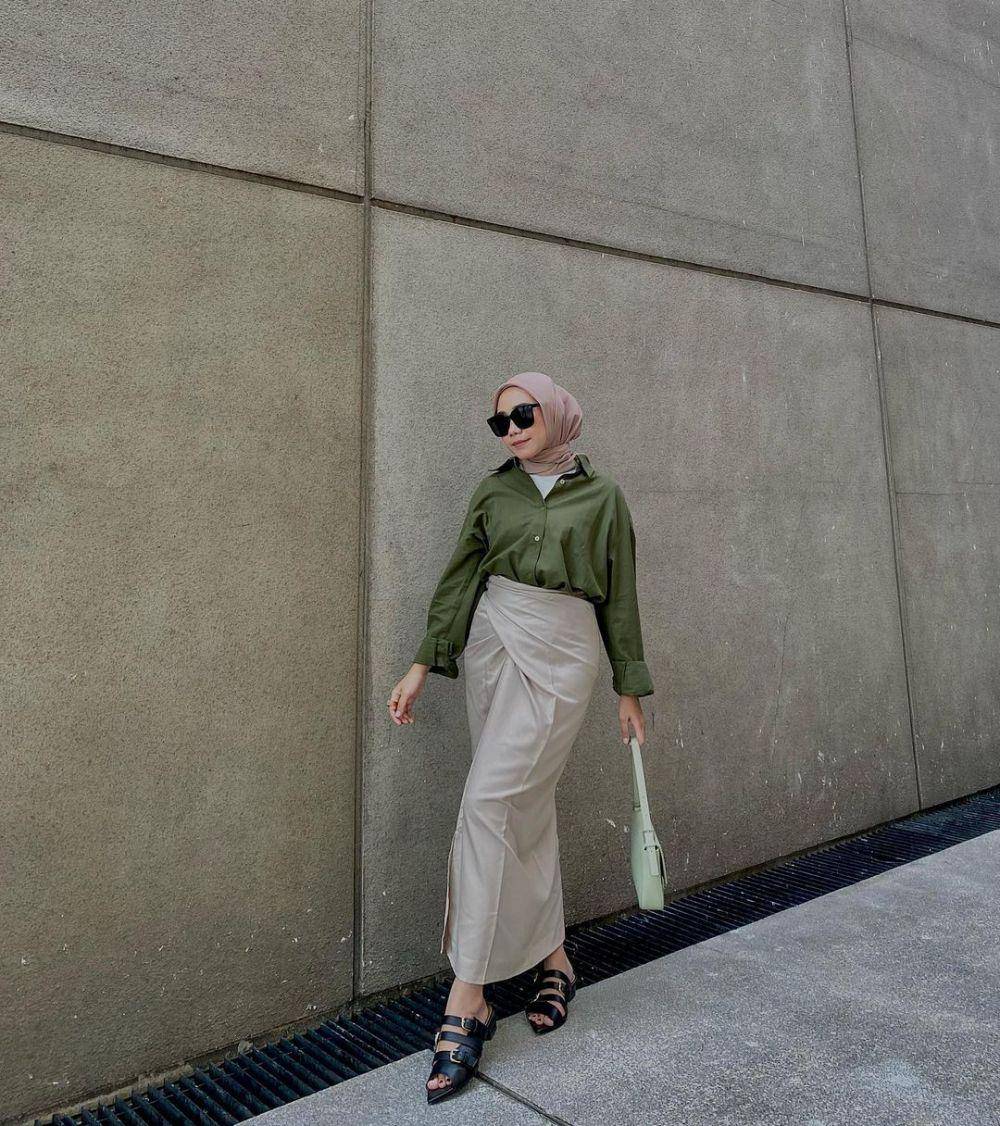 padu padan rok untuk referensi OOTD hijab (instagram.com/methapermataa)