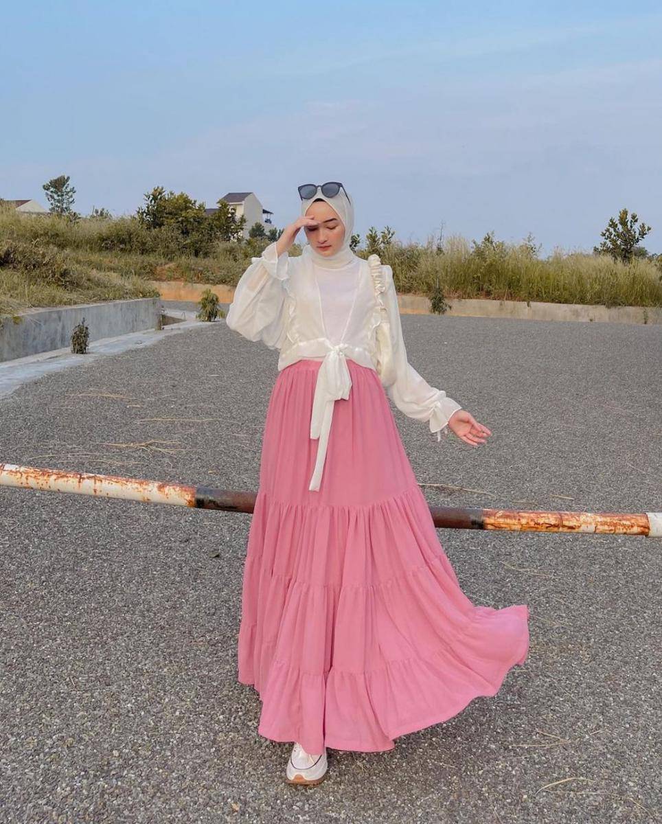 padu padan rok untuk referensi OOTD hijab (instagram.com/ingridyulikaa)