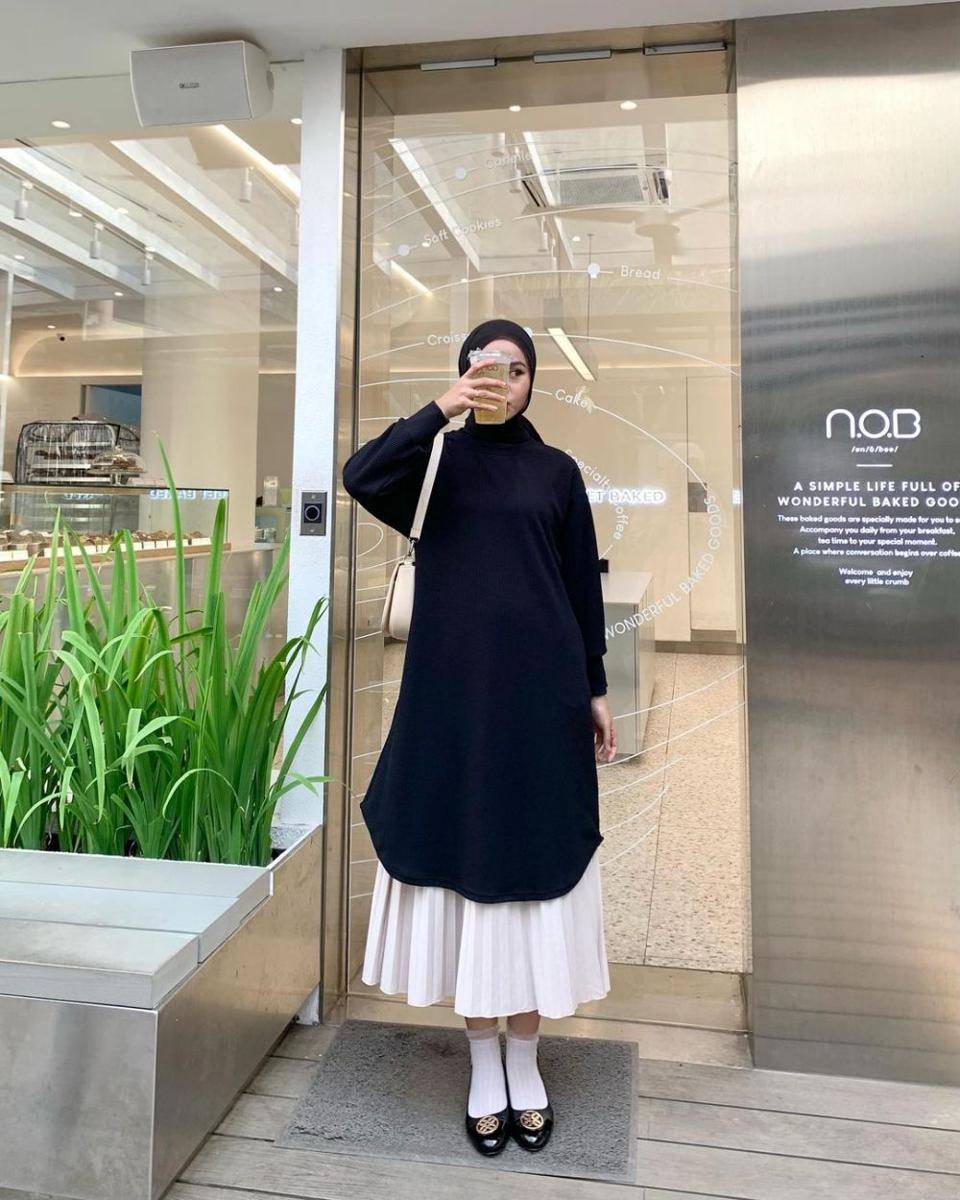 padu padan rok untuk referensi OOTD hijab (instagram.com/citraafh)