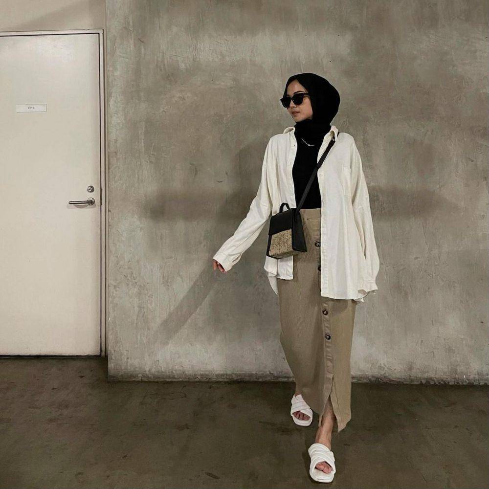 padu padan rok untuk referensi OOTD hijab (instagram.com/ratuanditya)