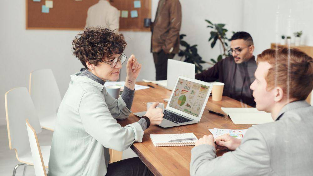 ilustrasi suasana kantor (Pexels.com/ Fauxels.)
