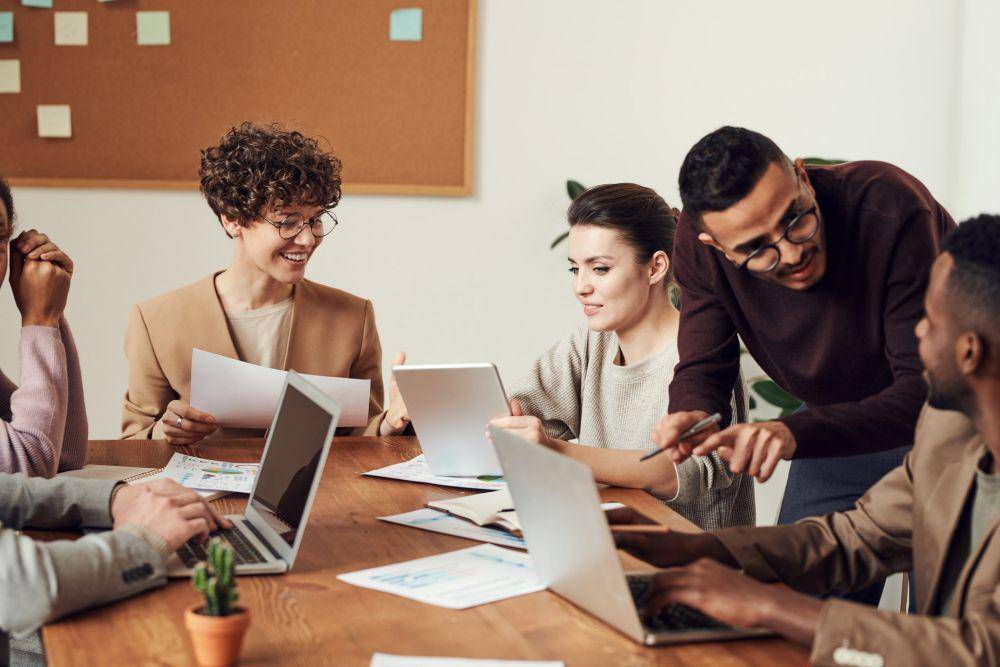 ilustrasi suasana di kantor (Pexels.com/ Fauxels)