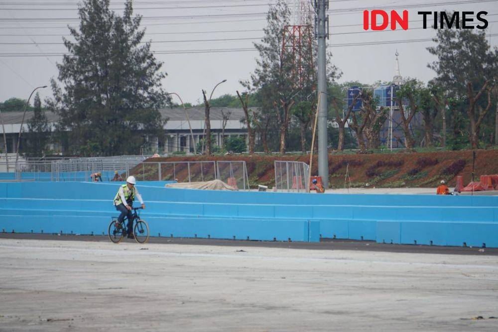 Ahmad Sahroni di Sirkuit Formula E (IDN Times/Aryodamar)