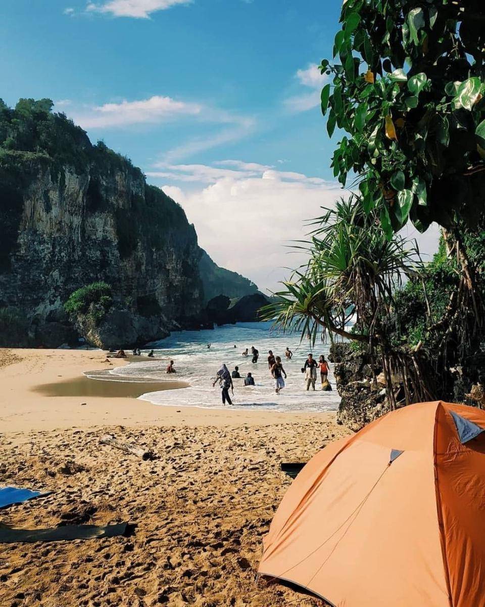 Pantai Ngrumput (instagram.com/potsbebs)