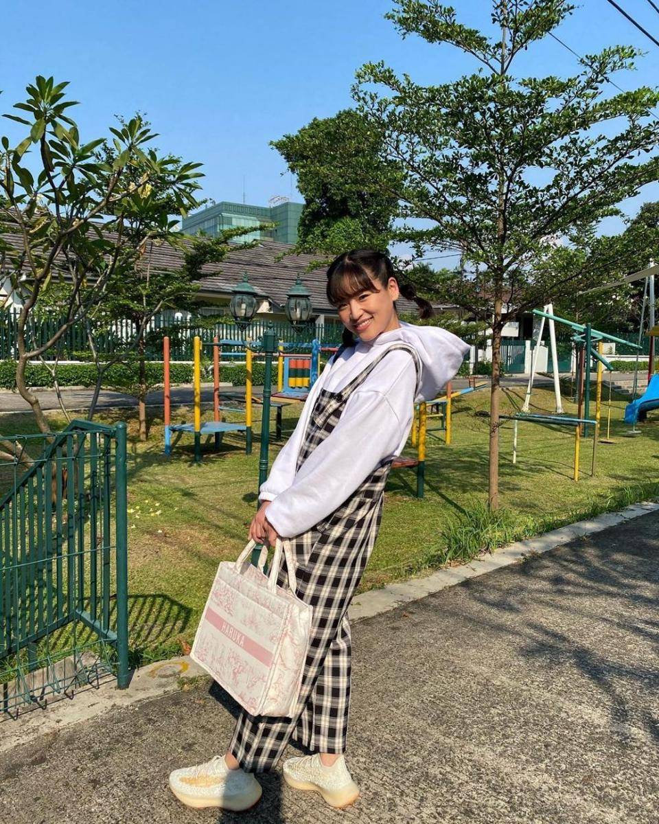 OOTD cute ala Haruka Nakagawa (instagram.com/haruuuu_chan)