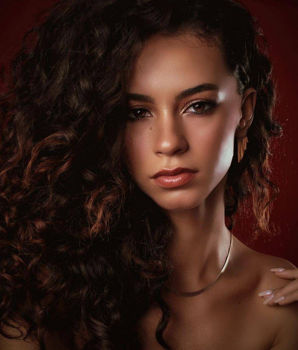 Giovanna Reis (instagram.com/giovanna_reisz)