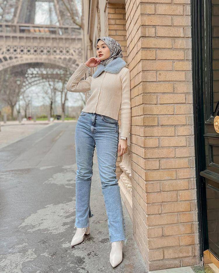 OOTD hijab casual ala Sabrina Sosiawan (instagram.com/sabrinasosiawan)