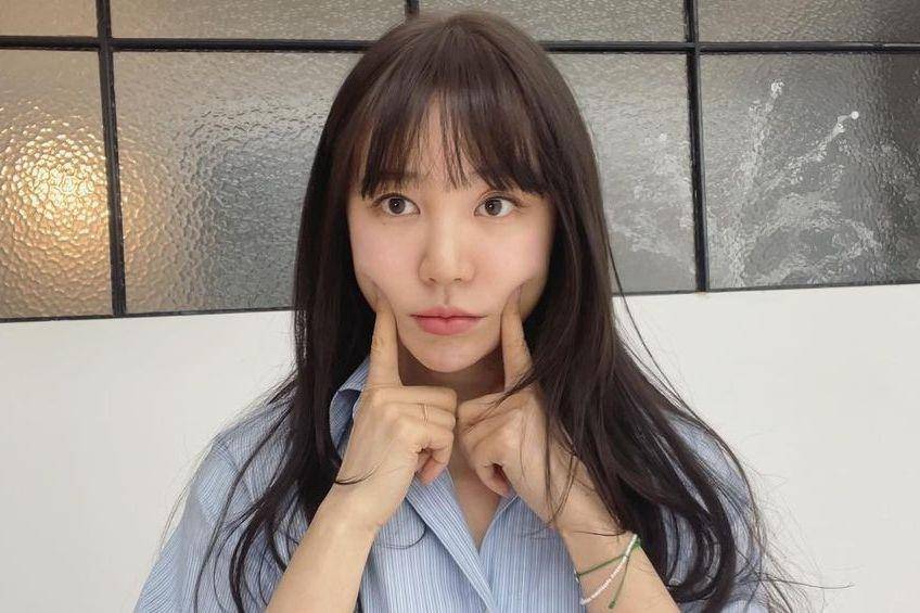 Yoon Eun Hye (instagram.com/y1003_grace)