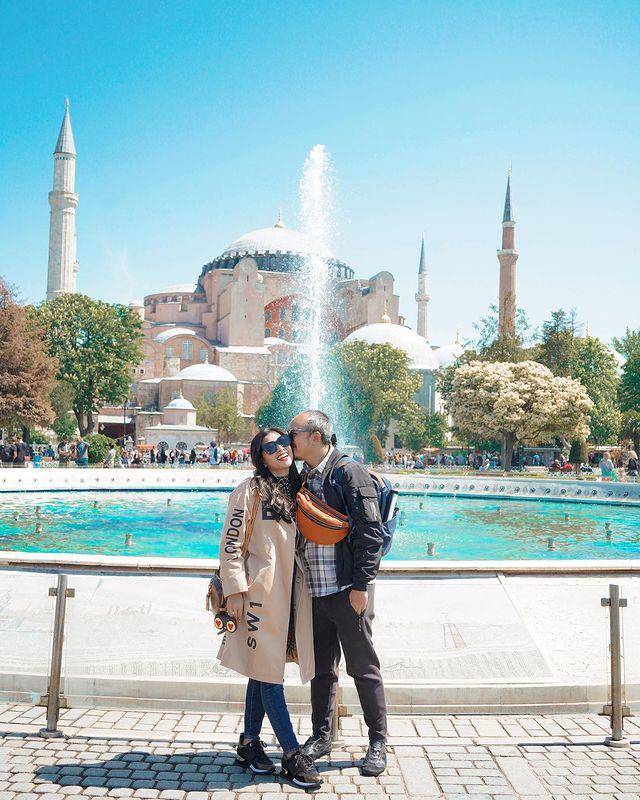 Potret Nisya dan suami di Turki (instagram.com/arosadi)