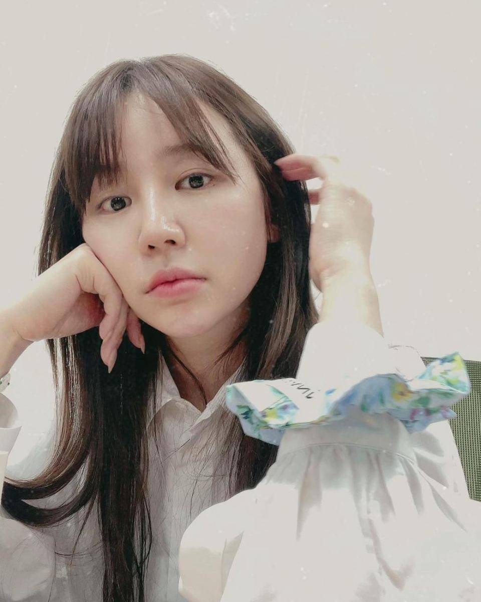 Yoon Eun Hye (instagram.com/y1003_grace)