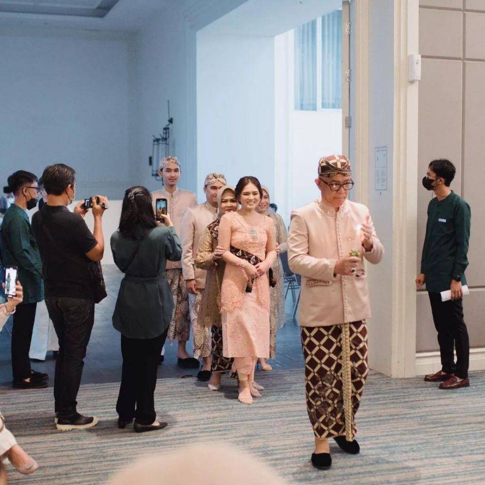 Pengajian dan siraman Masayu Clara. (Alura Fotografi via Instagram.com/masayuclara)