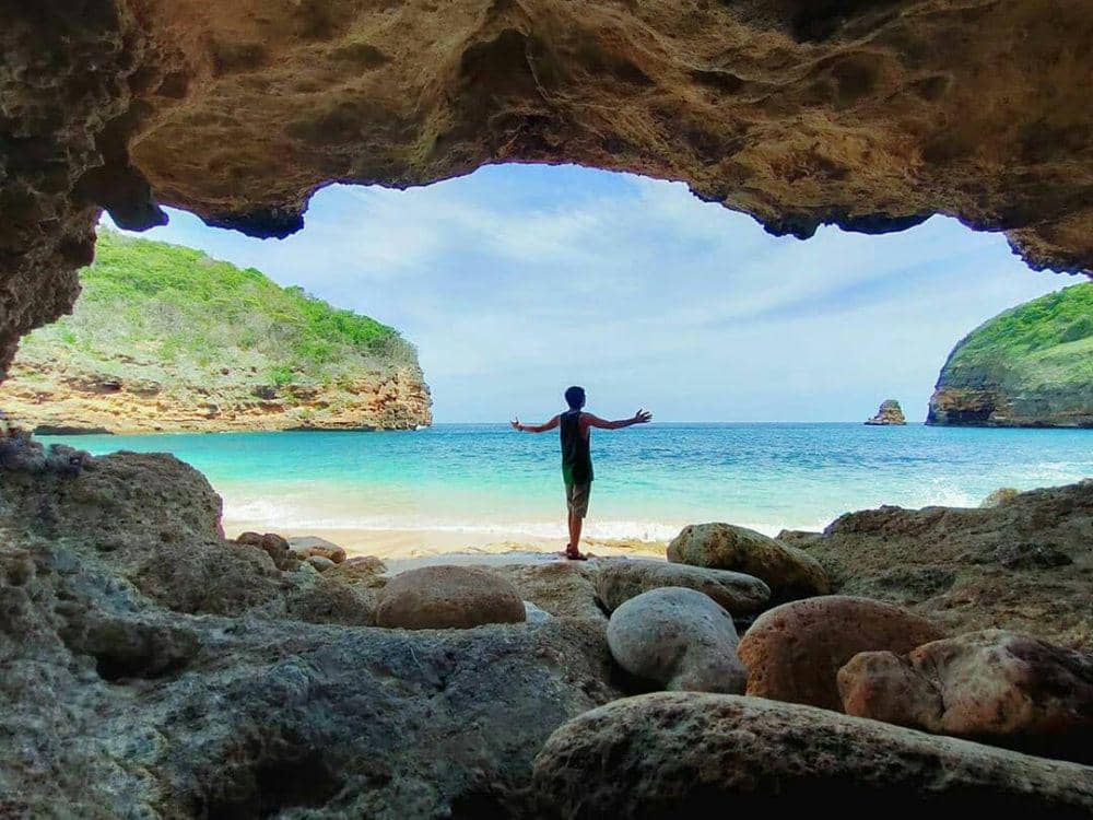 Pantai Bilayasak (instagram.com/lalurizeka_jaya)