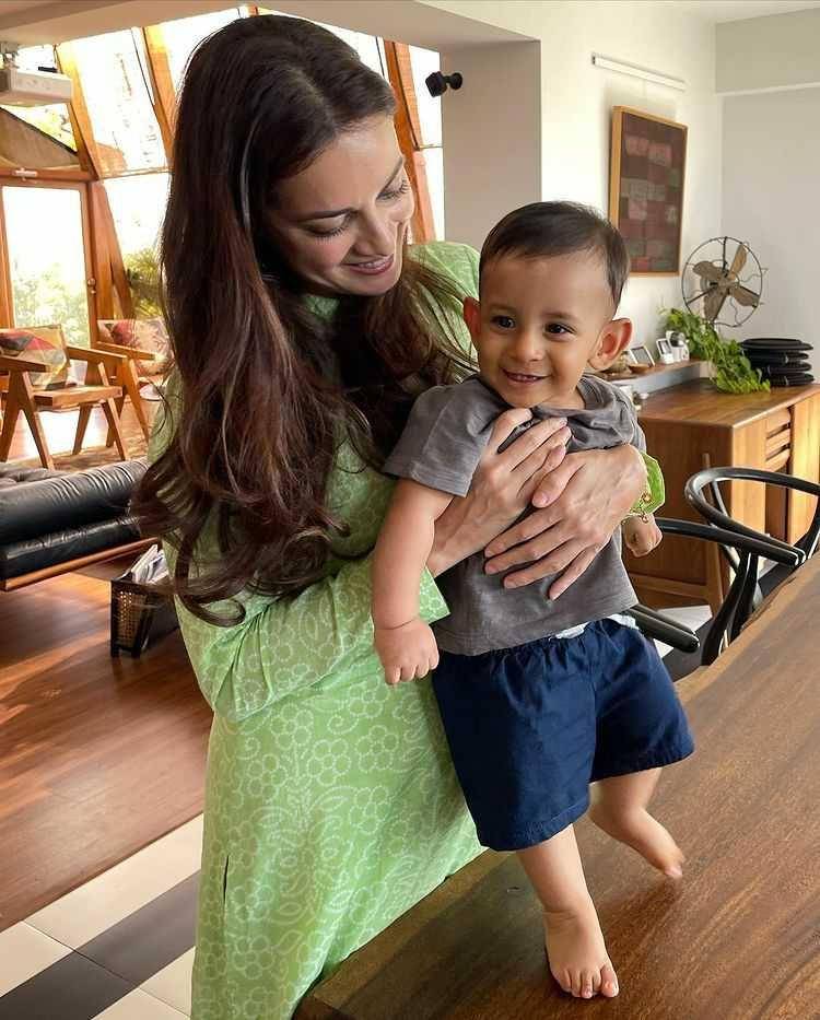 Dia Mirza dan putranya (instagram.com/diamirzaofficial)