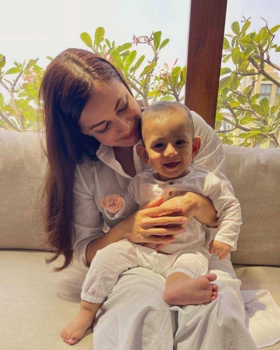Dia Mirza dan putranya (instagram.com/diamirzaofficial)
