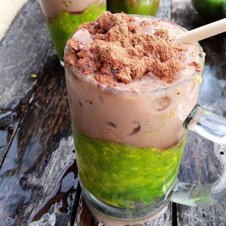 Alpukat kocok (instagram.com/alpukatmentega_tgr)