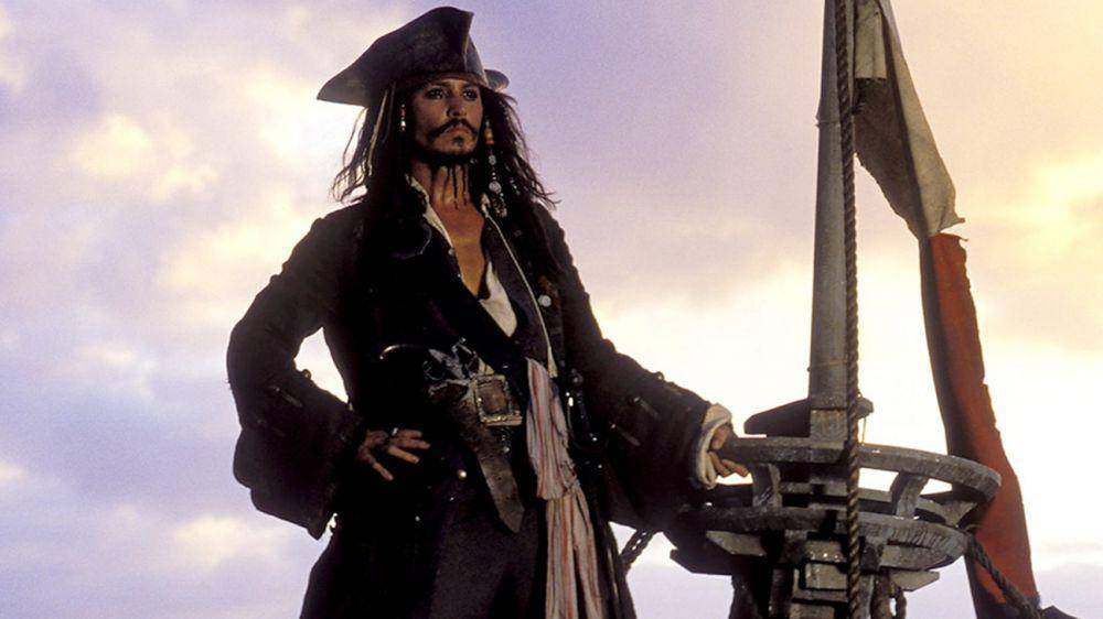 Potret Johnny Depp dalam karakter Captain Jack Sparrow (dok. Disney Movies/Pirates of the Caribbean)