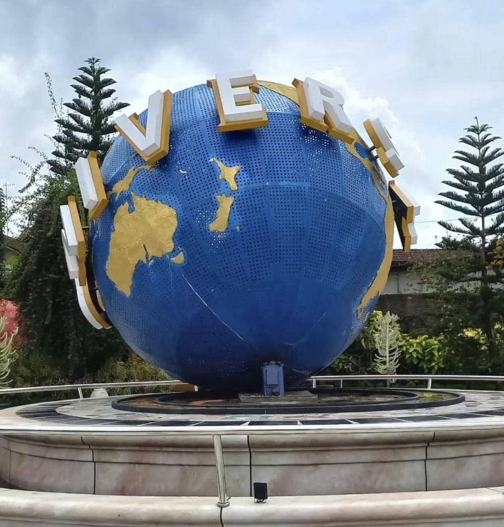 replika Universal Studio di Banjarnegara (instagram.com/c21m_)