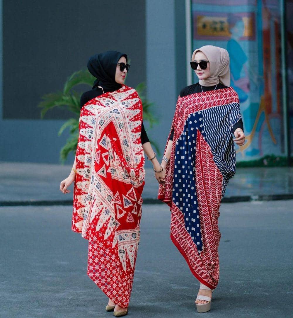 Baju Batik (instagram.com/_nbillaa)