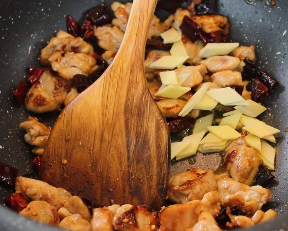 ilustrasi memasak ayam kungpao (youtube.com/Devina Hermawan)