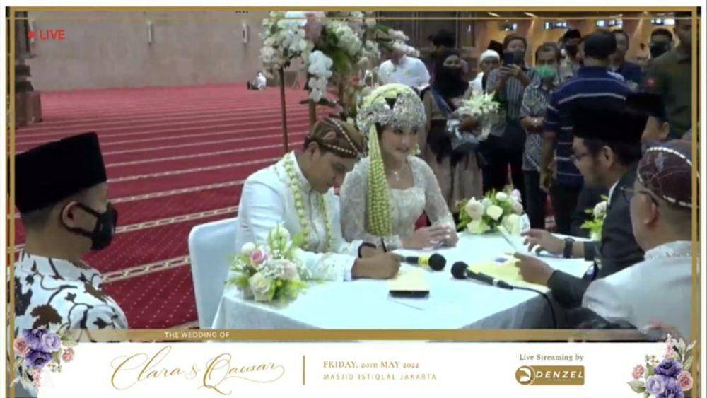Akad nikah Masayu Clara dan Qausar Harta Yudana. (Youtube.com/Masayu Clara)