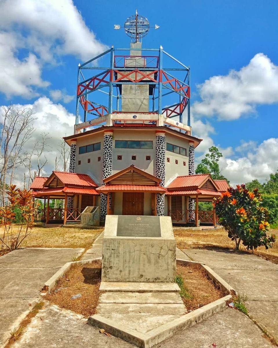 potret Tugu Khatulistiwa Santan Ulu (instagram.com/aganto_seno)