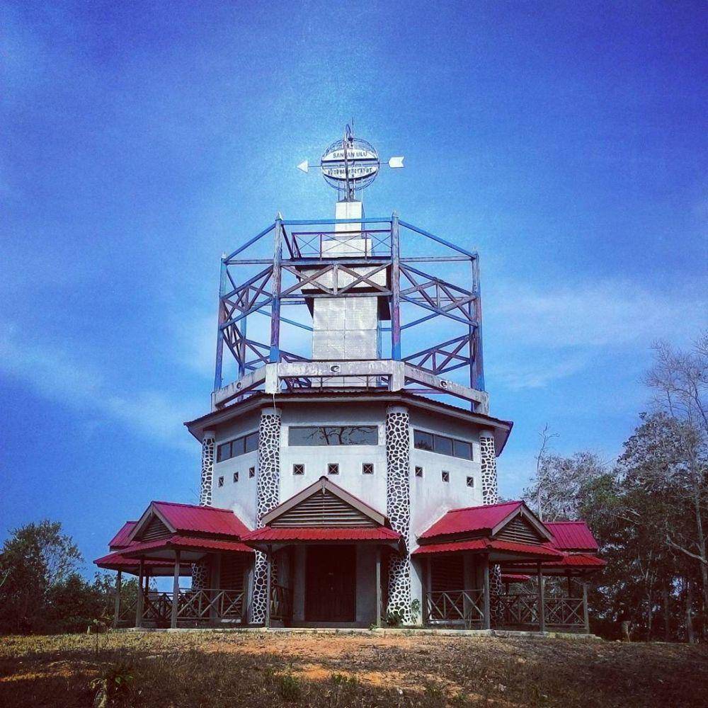 potret Tugu Khatulistiwa Santan Ulu (instagram.com/aganto_seno)
