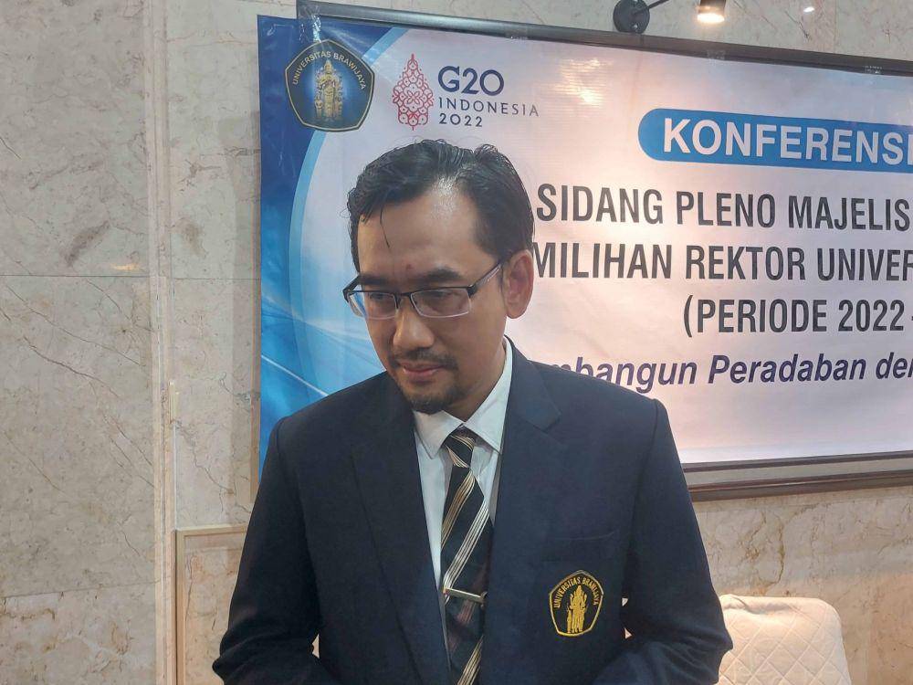 Prof Widodo memberikab keterangan usai terpilih sebagai rektor baru UB. IDN Times/Alfi Ramadana