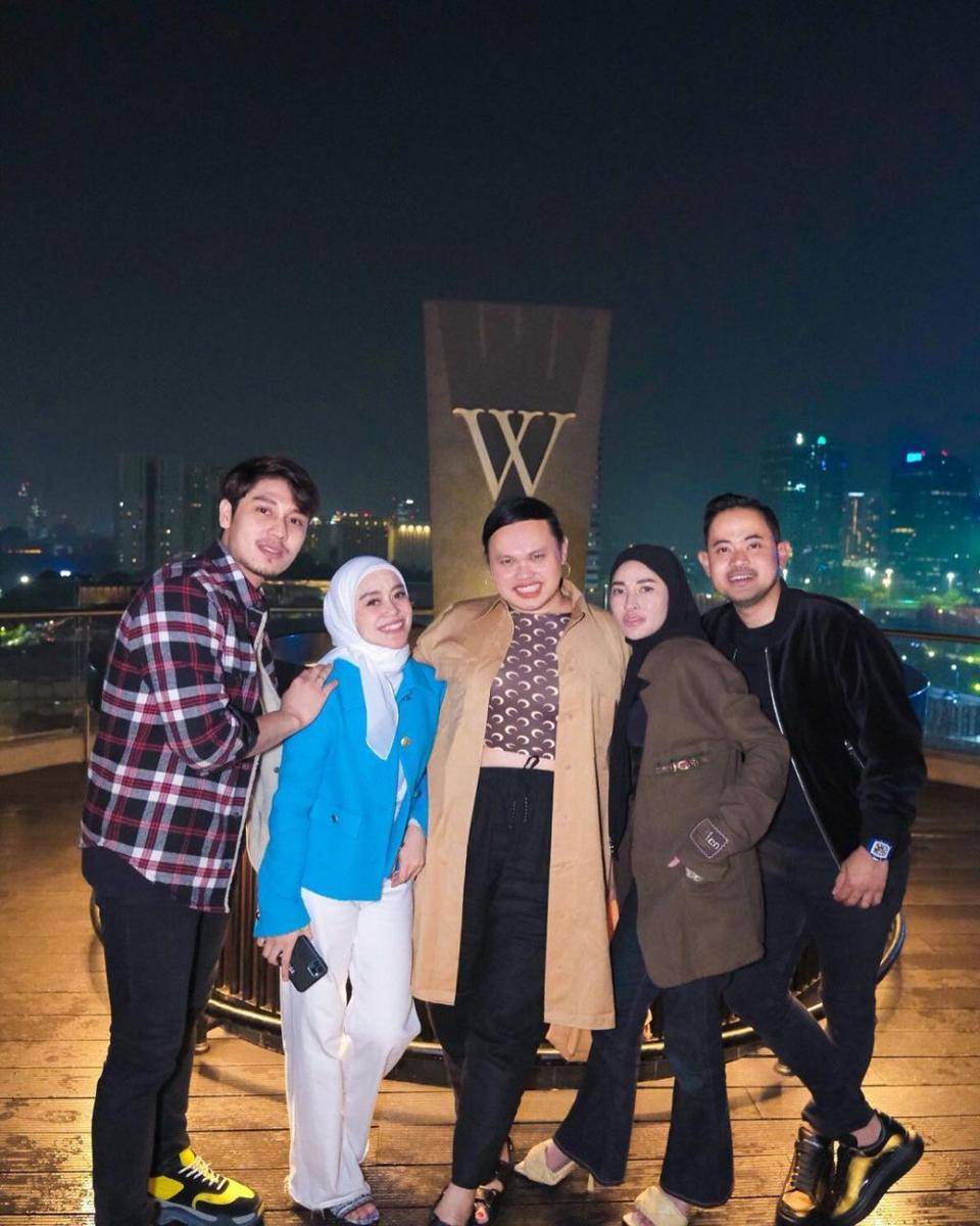 potret kebersamaan keluarga Lesti Kejora dan Shandy Purnamasari (instagram.com/lestykejora)