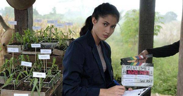 Adegan Ayu mengerjakan proker KKN-nya (Dok.  instagram.com/aghninyhaque/ )