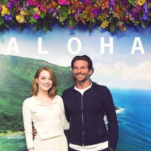 Emma Stone dan Bradley Cooper (instagram.com/alohathemovie)