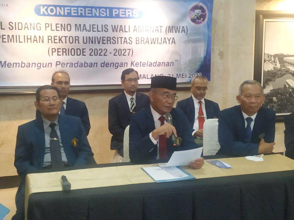 Ketua MWA UB, Muhadjir Effendy saat membacakan hasil rapat pleno pemilihan rektor. IDN Times/Alfi Ramadana