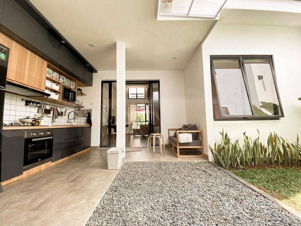 desain rumah dengan teras (instagram.com/lacasa.delalita)