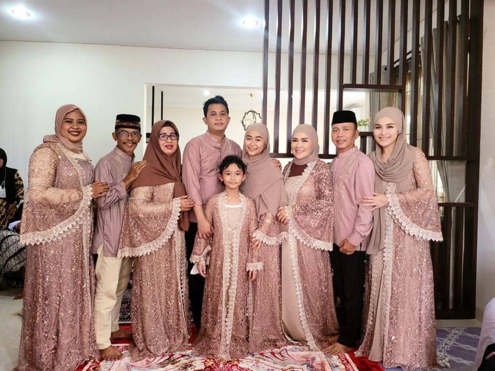 Momen syukuran rumah baru Syifa. (instagram.com/ayutingting92)