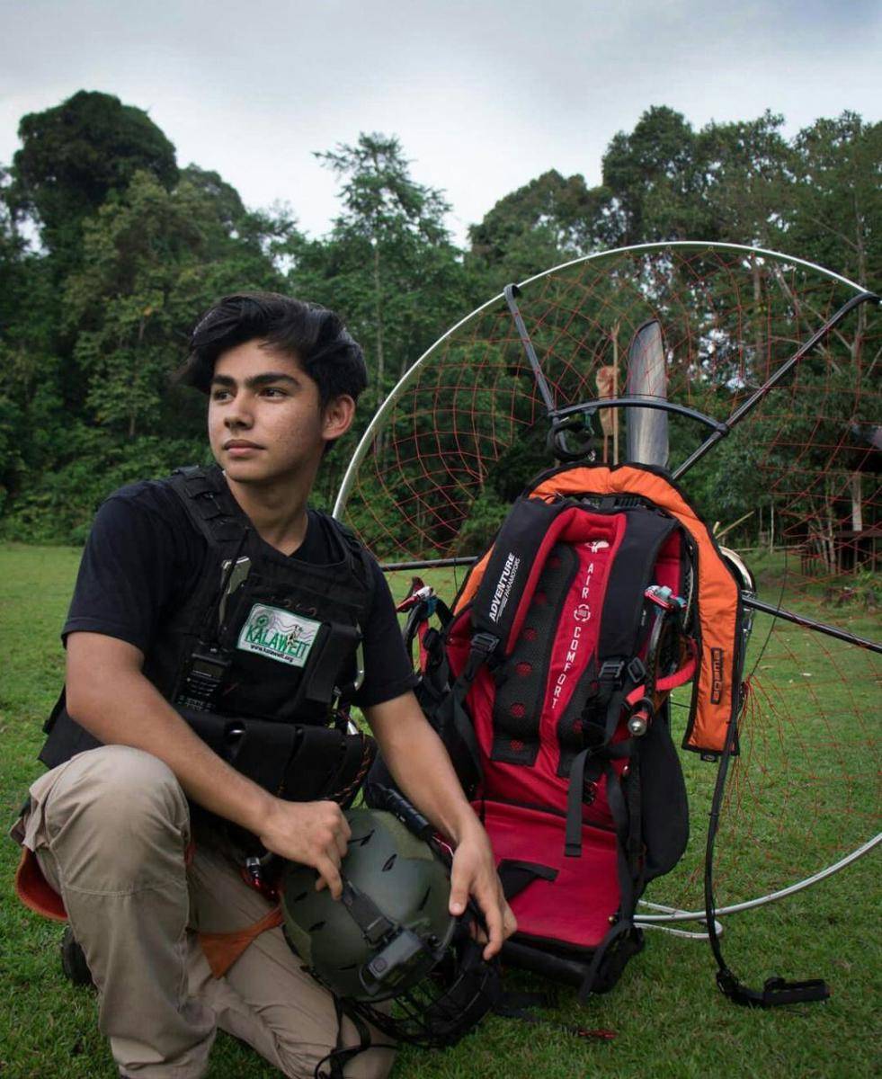 potret Andrew Kalaweit jadi pilot paramotor (instagram.com/andrewkalaweit)