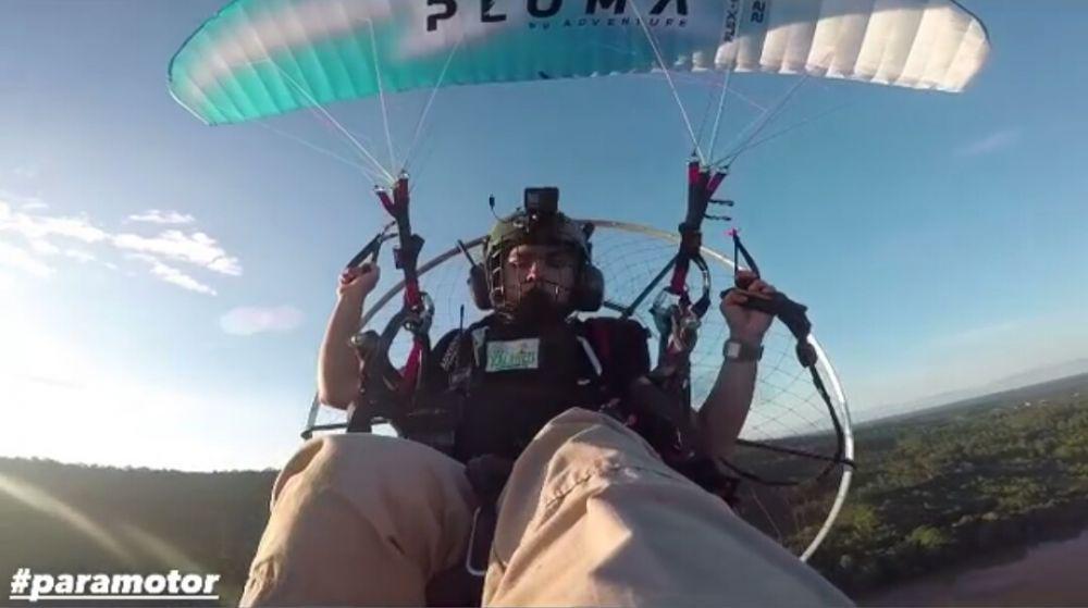 9 Momen Andrew Kalaweit Jadi Pilot Paramotor, Patroli Hutan Kalimantan