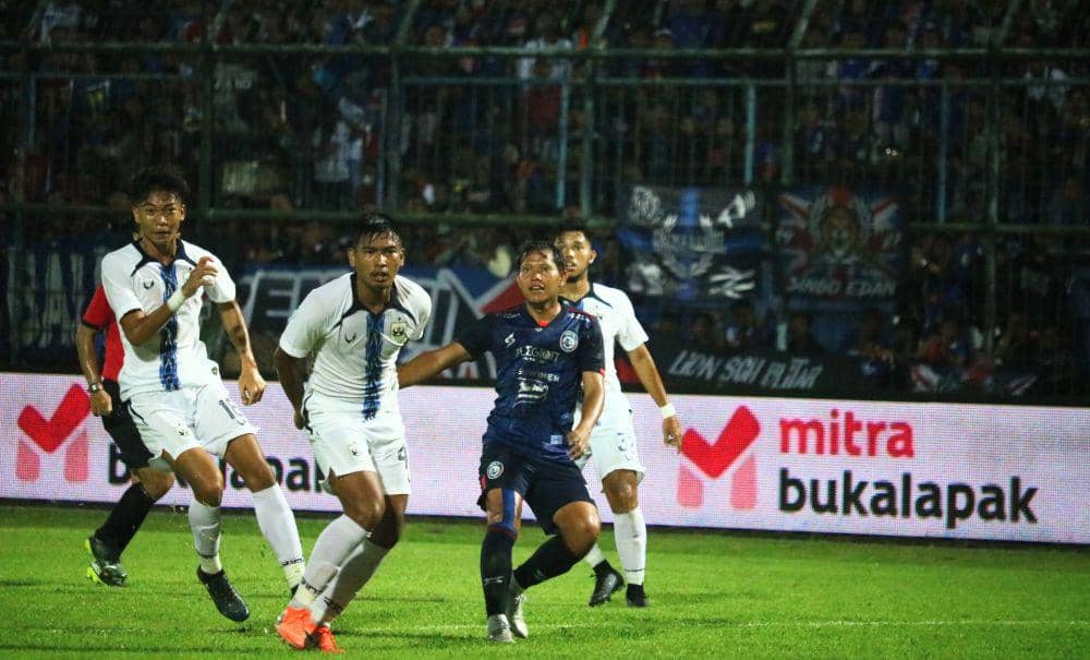 Pertandingan uji coba Arema FC kontra PSIS Semarang di Stadion Kanjuruhan. IDN Times/Alfi Ramadana