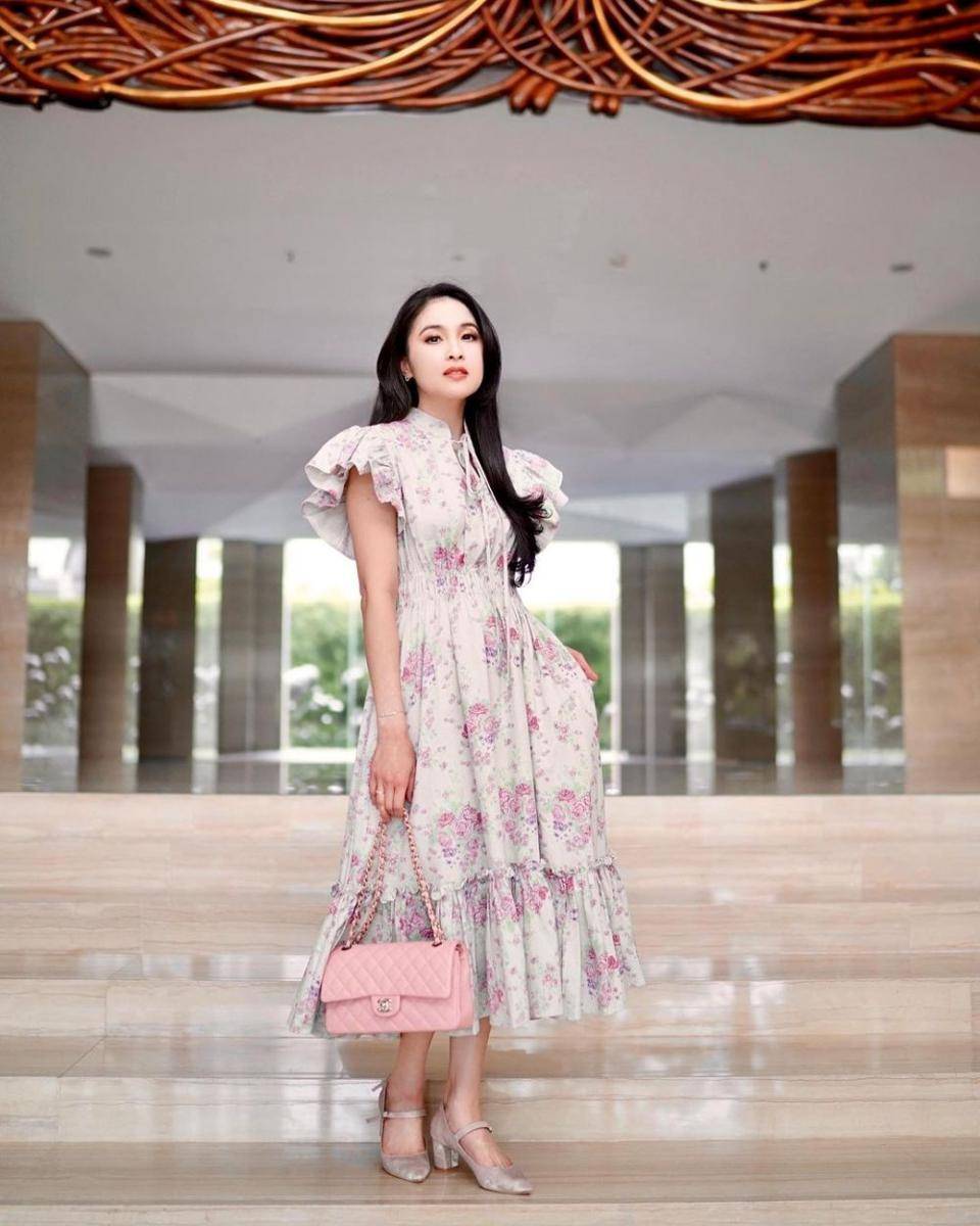 OOTD casual ala Sandra Dewi (instagram.com/sandradewi88)