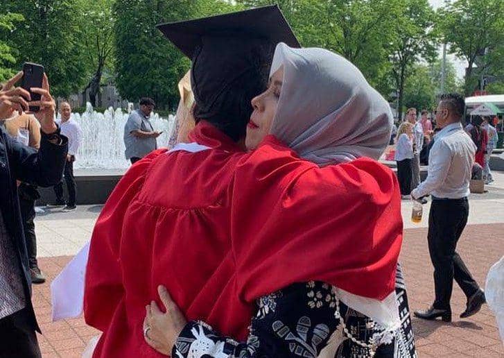 potret wisuda Amyra anak Sandiaga Uno (instagram.com/nurasiauno)