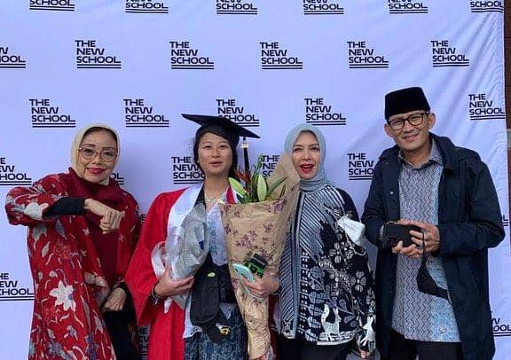 potret wisuda Amyra anak Sandiaga Uno (instagram.com/nurasiauno)