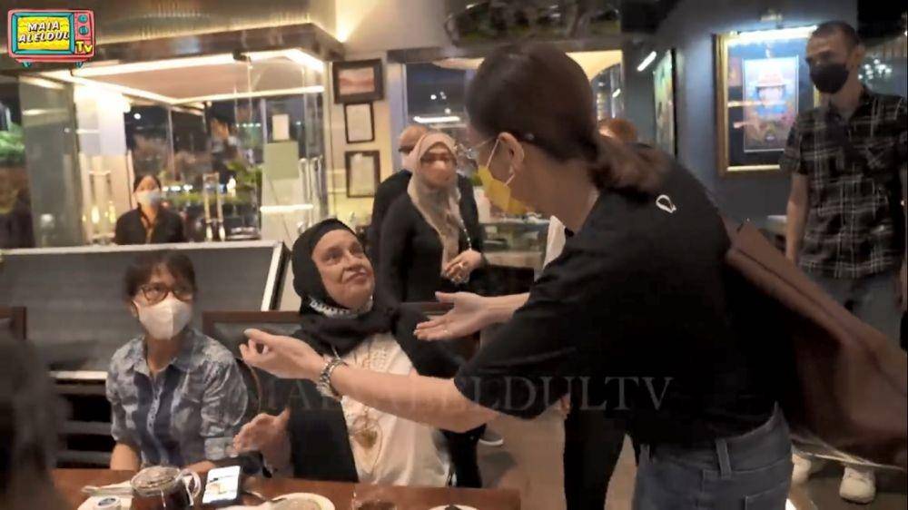 Maia ketemu mantan ibu mertua (youtube/Maia AlElDul TV)