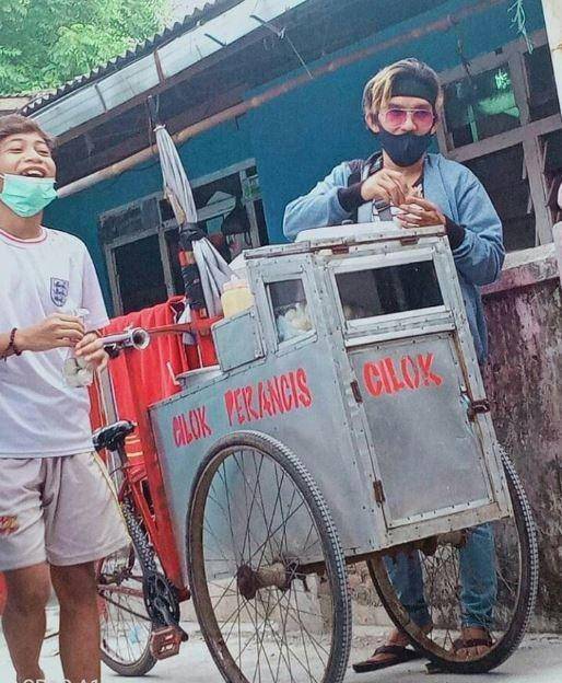 outfit penjual kelewat modis (1cak.com)