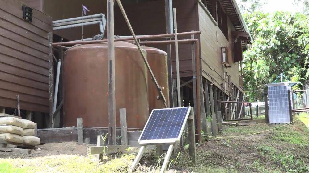 potret rumah Andrew Kalaweit (youtube.com/chaneekalaweit)
