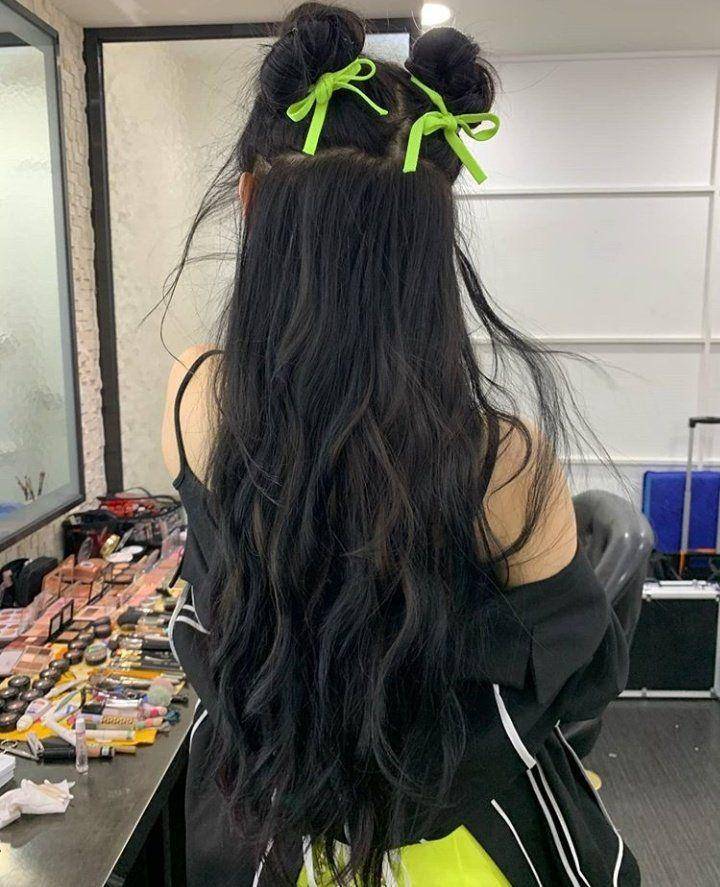 hair styling Yuqi (G)I-DLE (twitter.com/yuqiarchives)