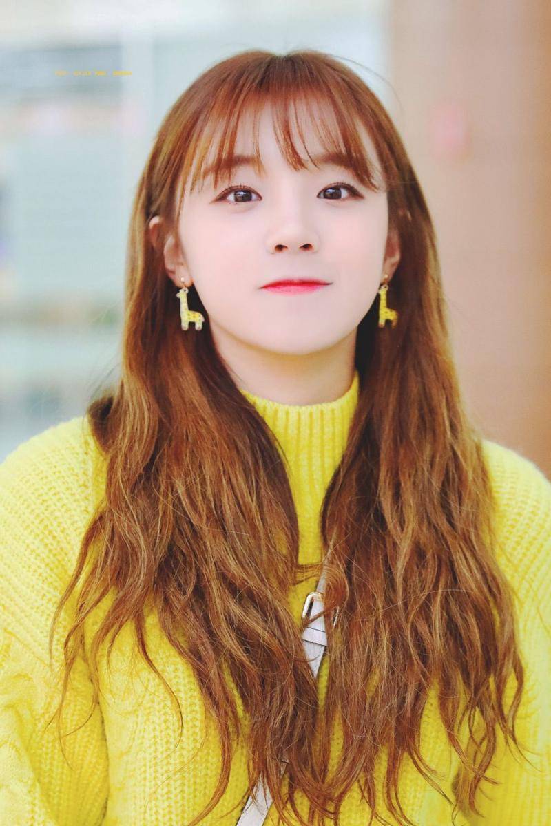 hair styling Yuqi (G)I-DLE (twitter.com/idlepics)